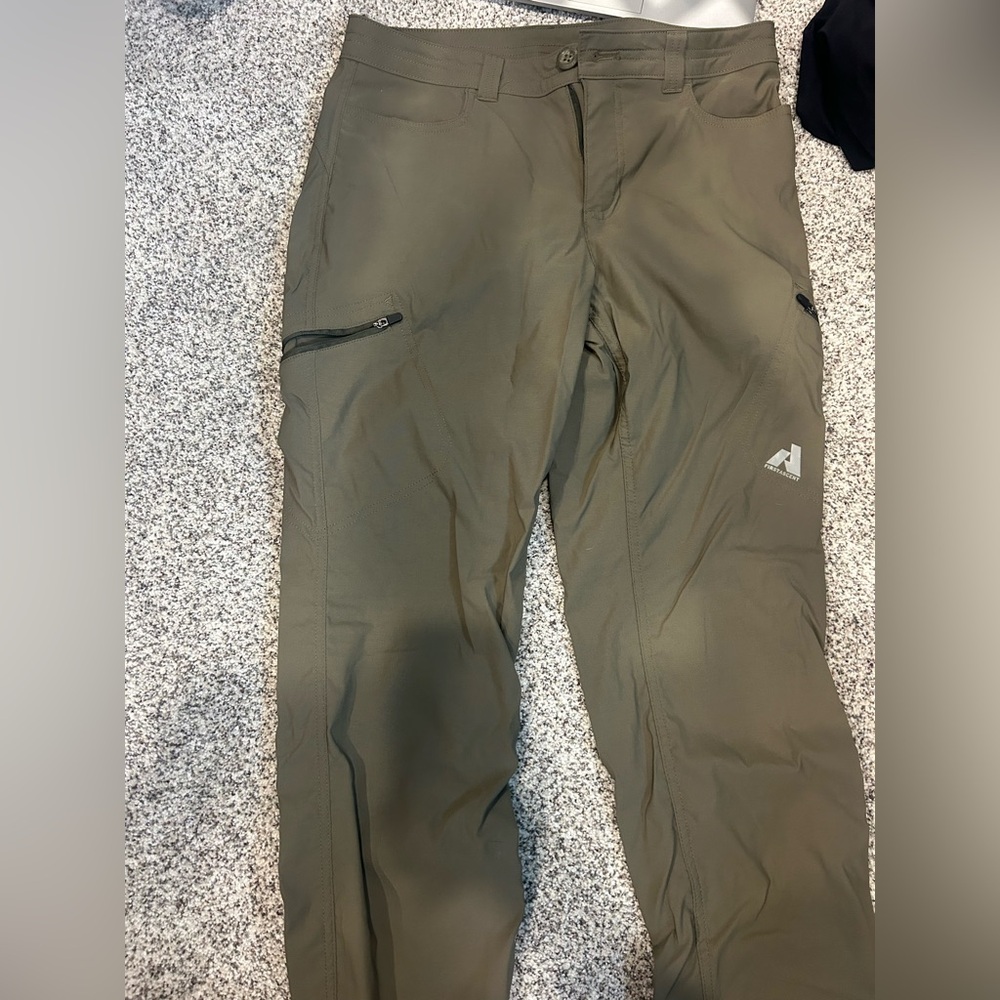 Eddie Bauer First Accent Hiking Pants - Size 6